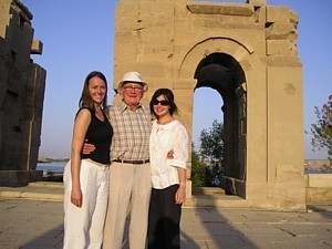 Ed Thompson in Egypt flanked by line producer Cherry Brewer and director Leesa Rumley