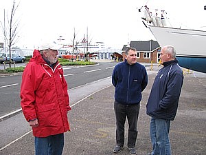 Barlow, Molyneux and Holloway hold 'O Group' meeting