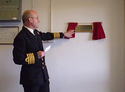 Colin Welborn unveils plaque