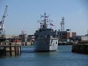HMS Middleton entering No.2 Basin
