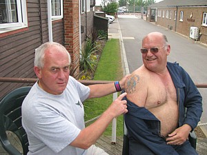 Martyn Holloway with Simon Nicholson at Hornet Sailing Club on 30 Jun 09