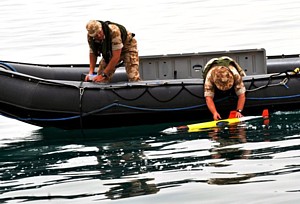 Deploying REMUS UUV