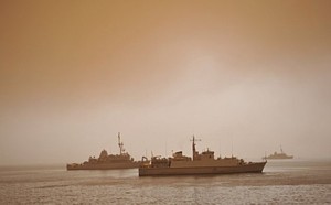 HMS Blyth with USN Avenger Class MCMVs USS Scout and USS Gladiator in sandstorm