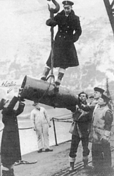 Noel Cashford (lower left) with bomb rendered safe in Dover Harbour 1948