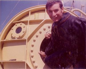 Hoole exiting Datchet's chamber after surface decompression dive on LMCDO course in 1976