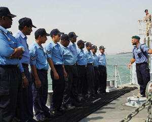 LS(D) Des Haman talks Bahrain Defence Force personnel through Specials on Blyth's forecastle